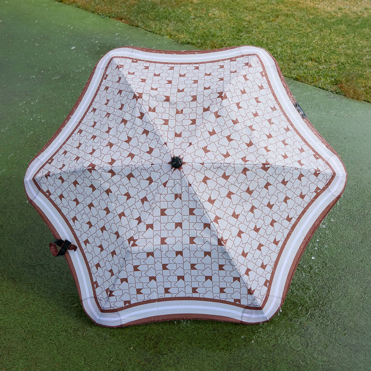 blunt | metro umbrella | karen walker chestnut - limited edition