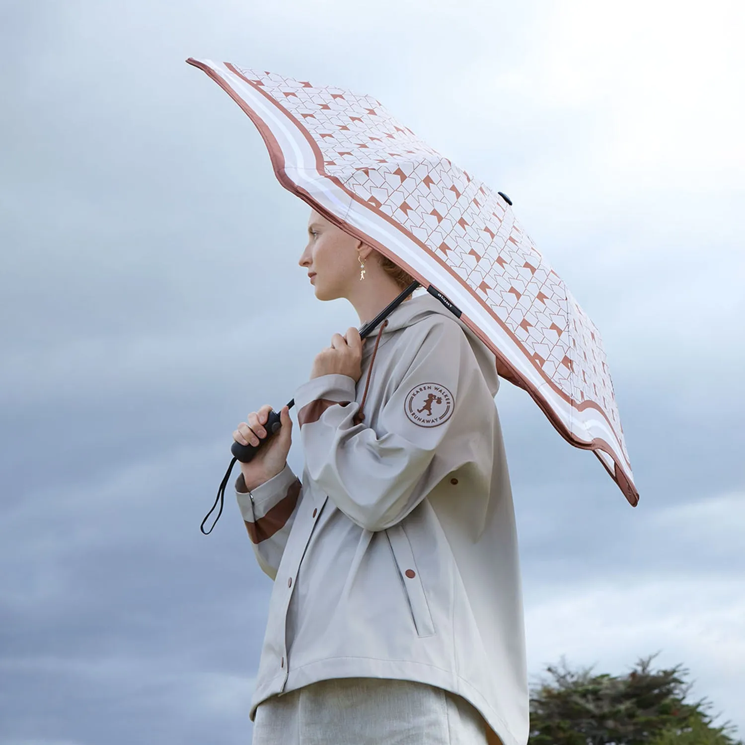 blunt | metro umbrella | karen walker chestnut - limited edition